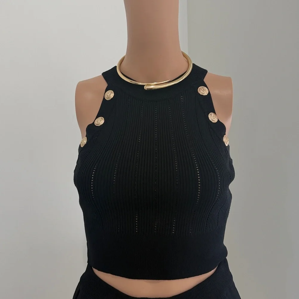 Elegant Black Skirt Set with Gold Accents - Picture 4 of 10